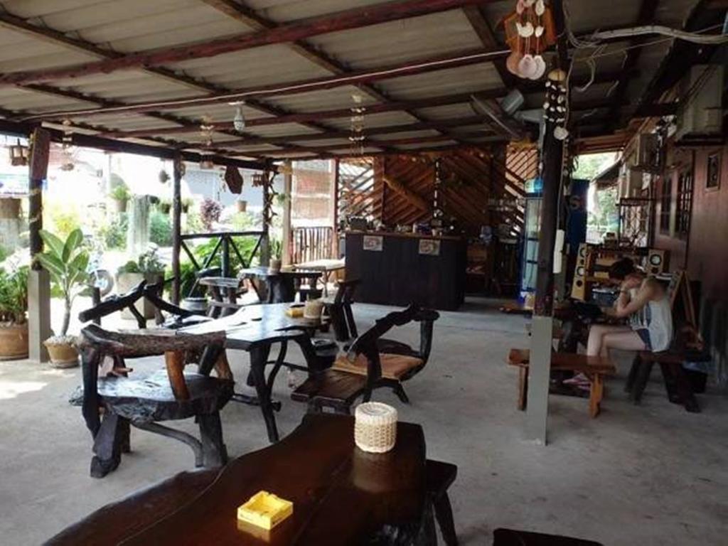 Sangjun Guesthouse Trat Exteriör bild