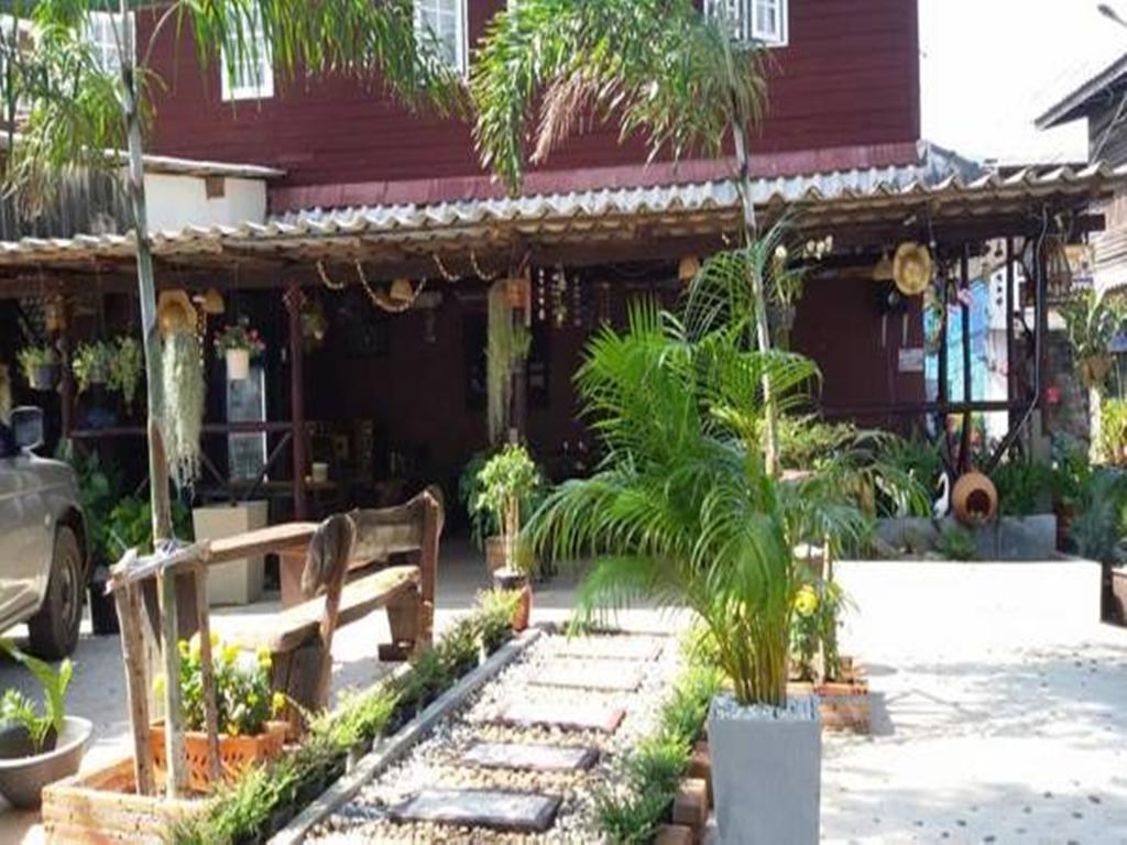 Sangjun Guesthouse Trat Exteriör bild