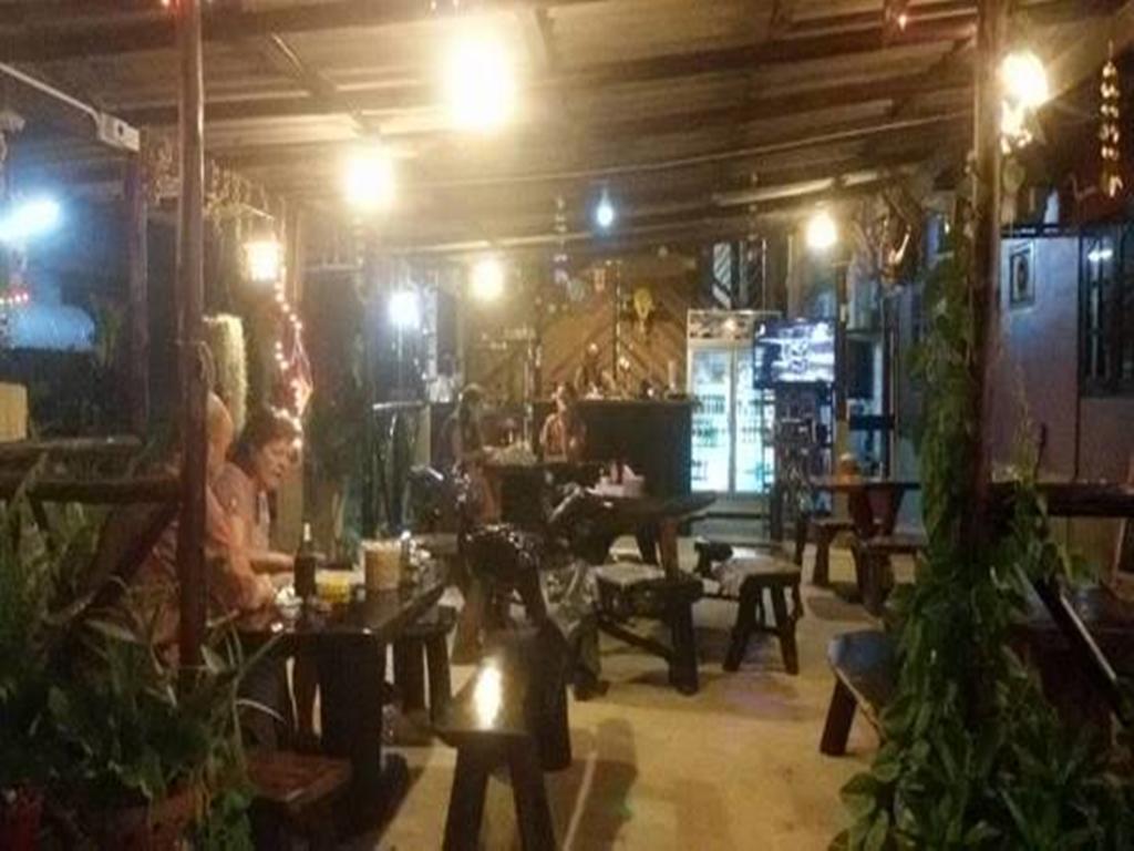 Sangjun Guesthouse Trat Exteriör bild