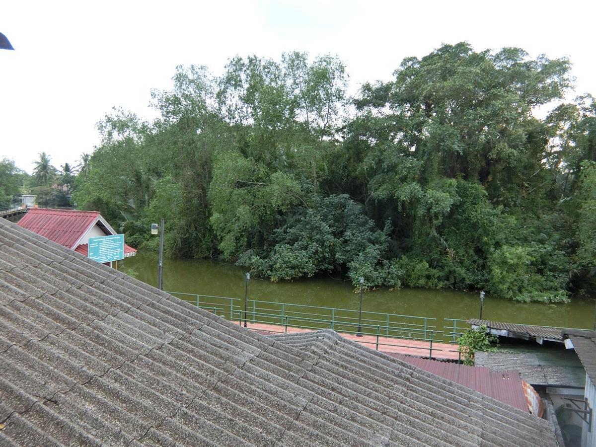 Sangjun Guesthouse Trat Exteriör bild