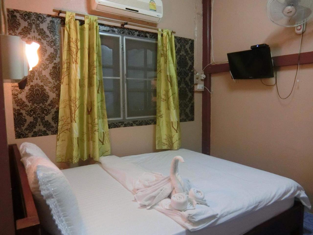 Sangjun Guesthouse Trat Exteriör bild