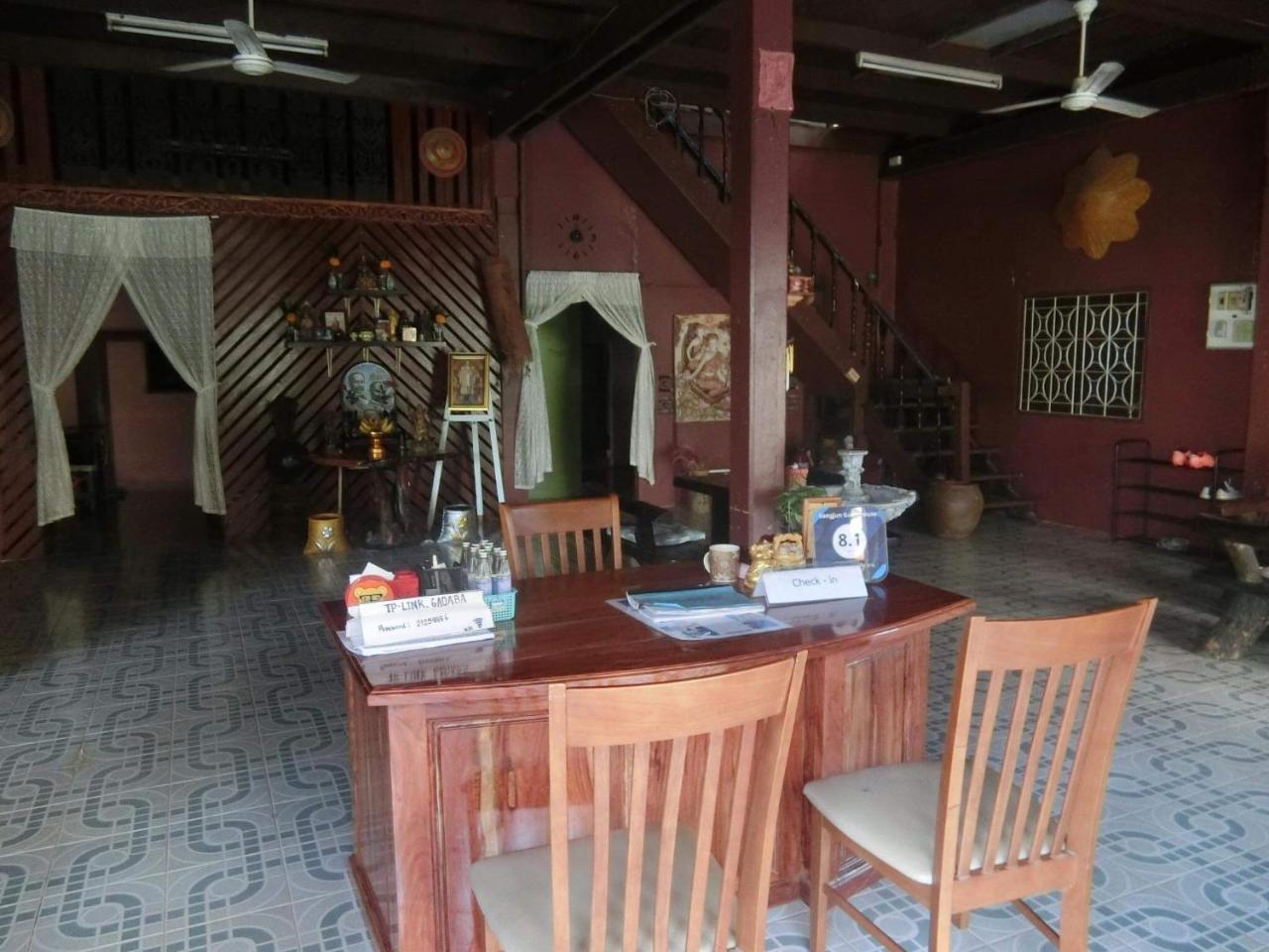 Sangjun Guesthouse Trat Exteriör bild
